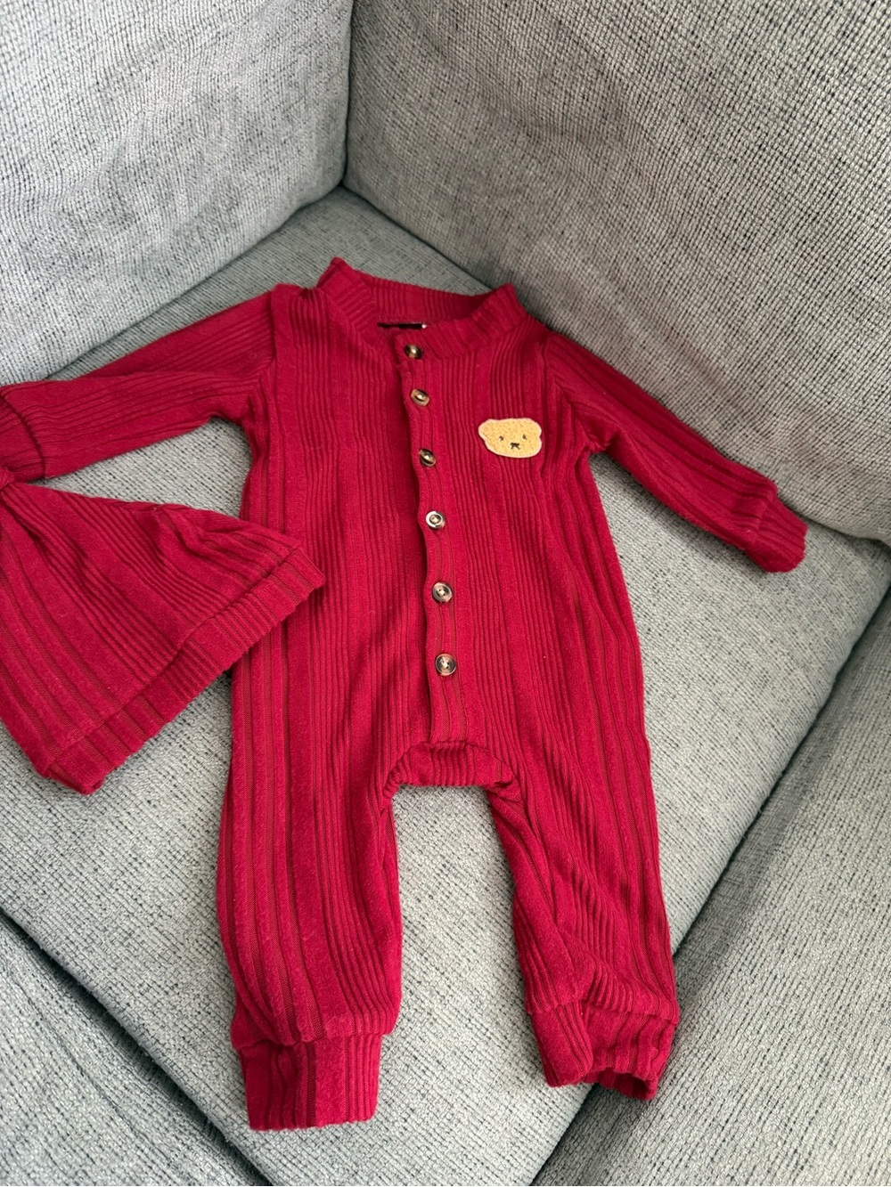 SHEIN Red Ribbed Baby Footie with Bear Patch